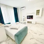 Luxury 2 Bed-room Apartmán *