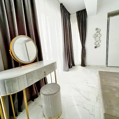 Luxury & * Mamaia