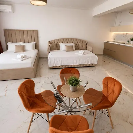 Luxury & Mamaia