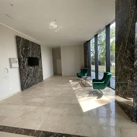 Luxury 2 Bed-room Apartment