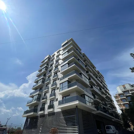 Luxury 2 Bed-room Apartment