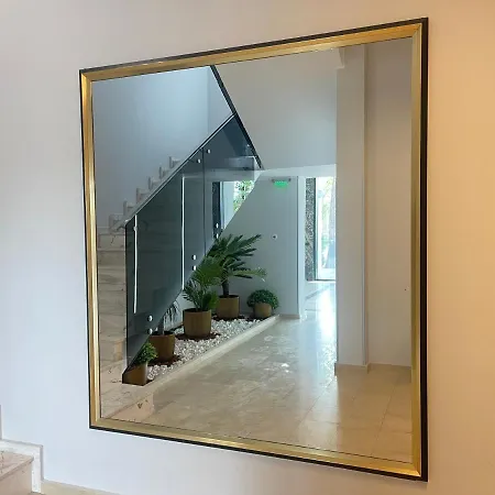 Luxury 2 Bed-room Apartment *